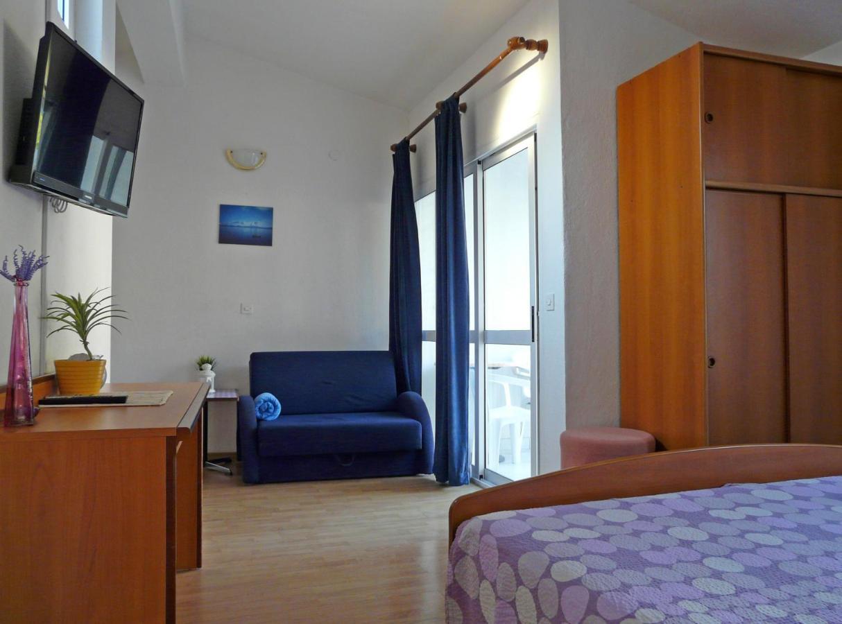 Apartments By The Sea Drvenik Donja Vala, Makarska - 6756 Екстер'єр фото